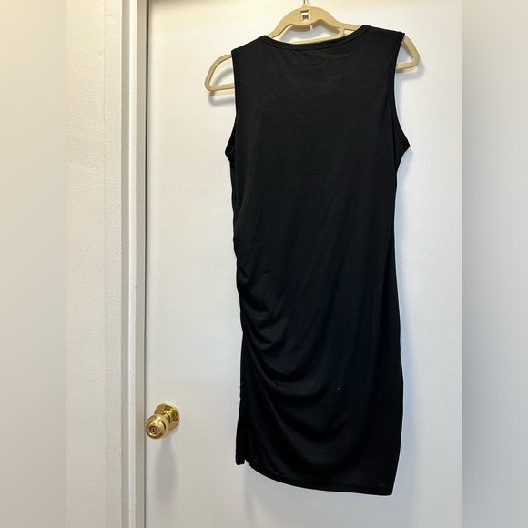 Simple Black Casual Dress - Picture 2 of 4